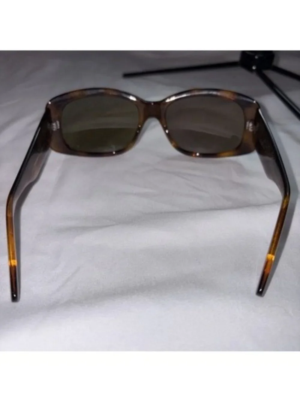 Kenneth Cole KC 1026‎ 083 Sunglasses Tortoise Oval